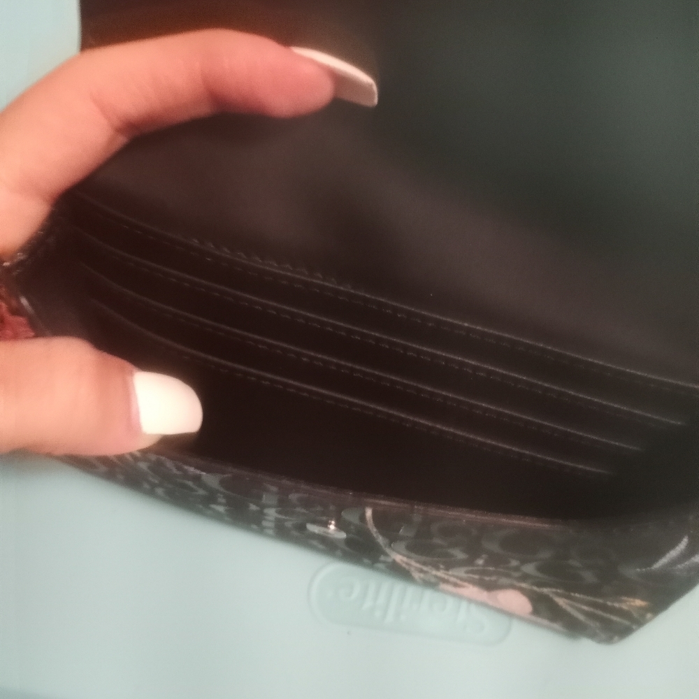 Wallet - Picture 6 of 8